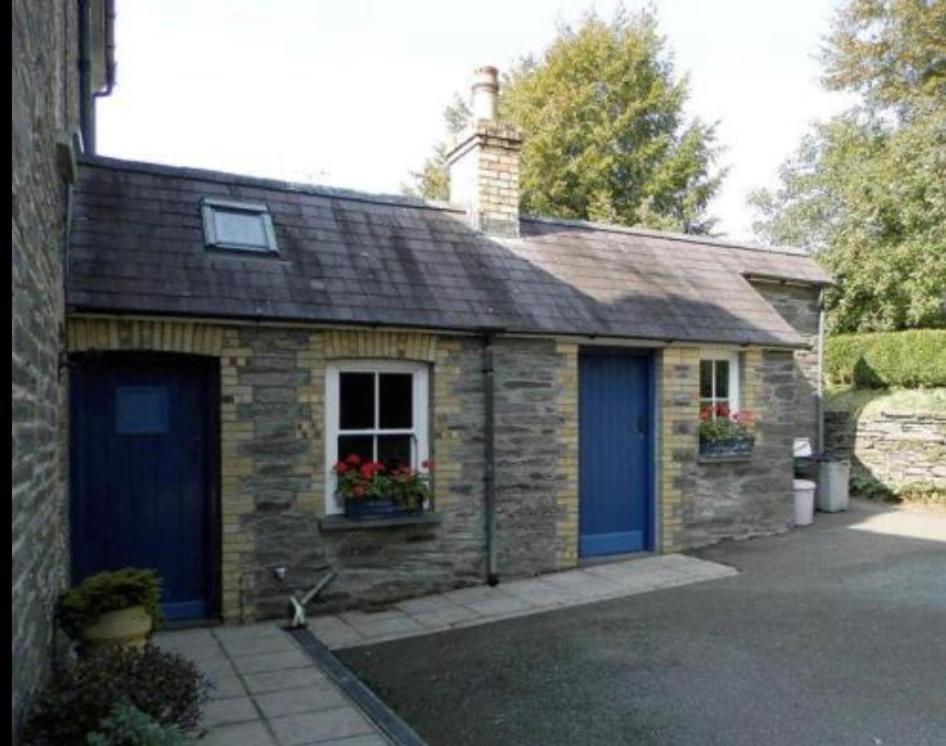 House Of Brohedyn Apartamento Newcastle Emlyn Exterior foto