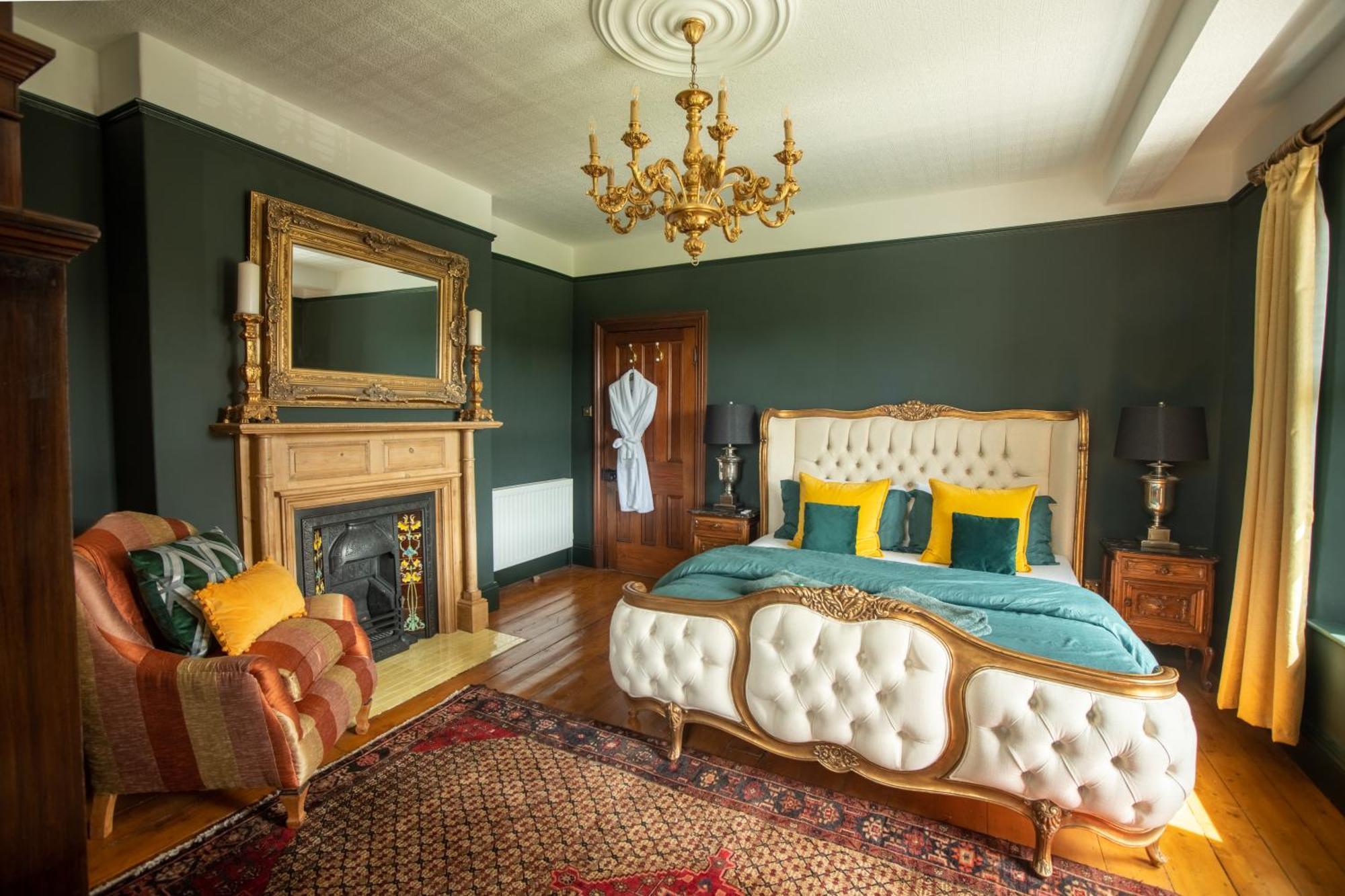 House Of Brohedyn Apartamento Newcastle Emlyn Exterior foto